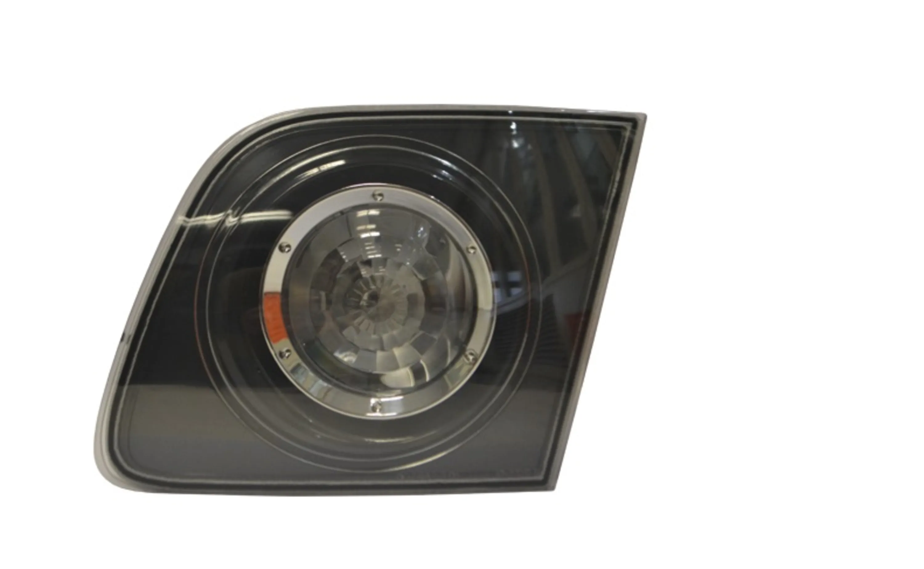 چراغ خطر روی صندوق سفید راست مزدا 3 چراغ خطر روی صندوق سفید راست مزدا 3